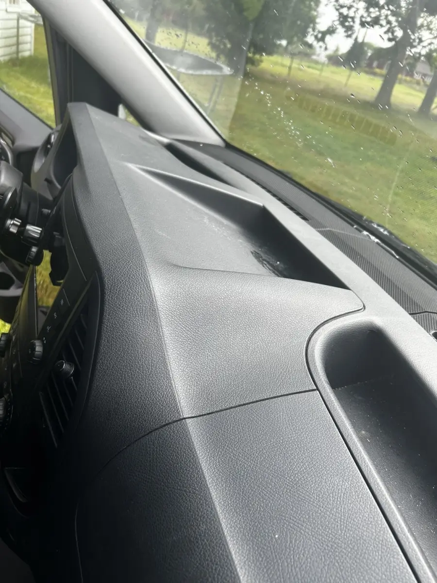 Før: støvete dashbord